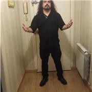 Licenciado en Filología inglesa da clases a todos los niveles.